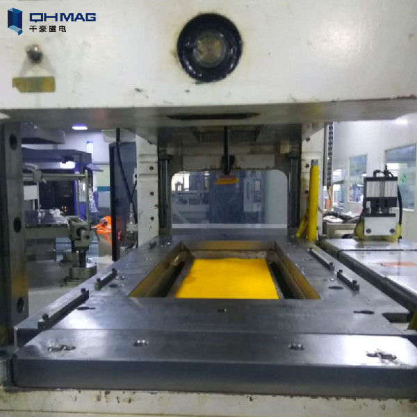 Square 100N/Cm2 Electromagnetic Chuck Table 2 Pitch CE Certificate