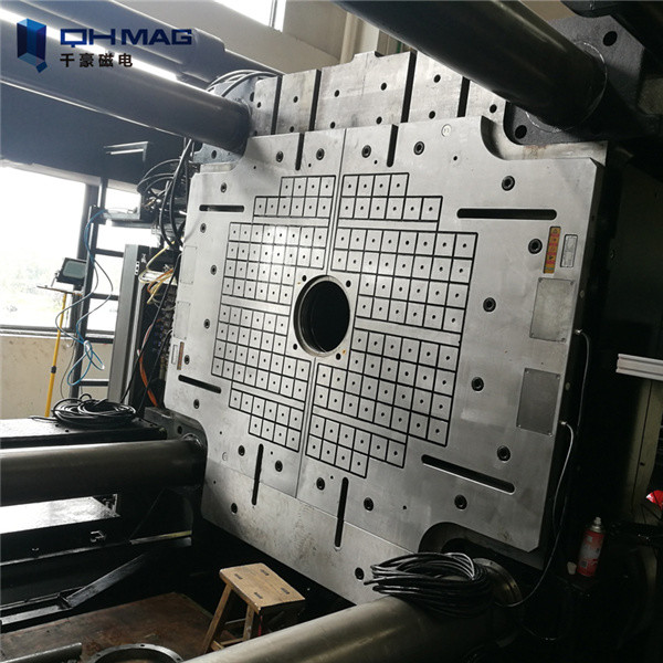 Alnico Magnetic Mold Clamping System 37mm Thickness Temperature Detection
